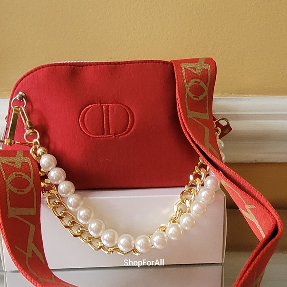 Dior - Picture 1 of 12